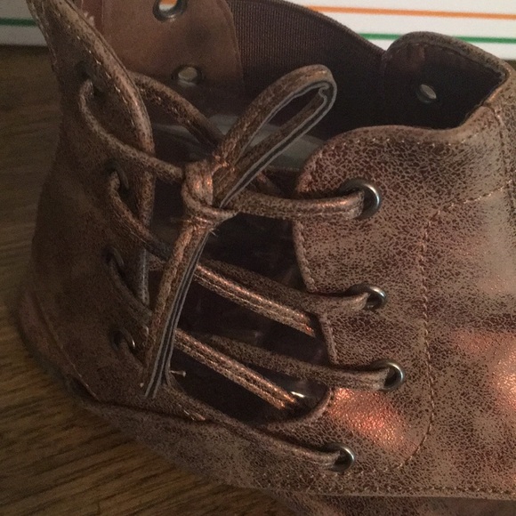 Bronze Women’s Lace Up Sandals - Picture 7 of 7